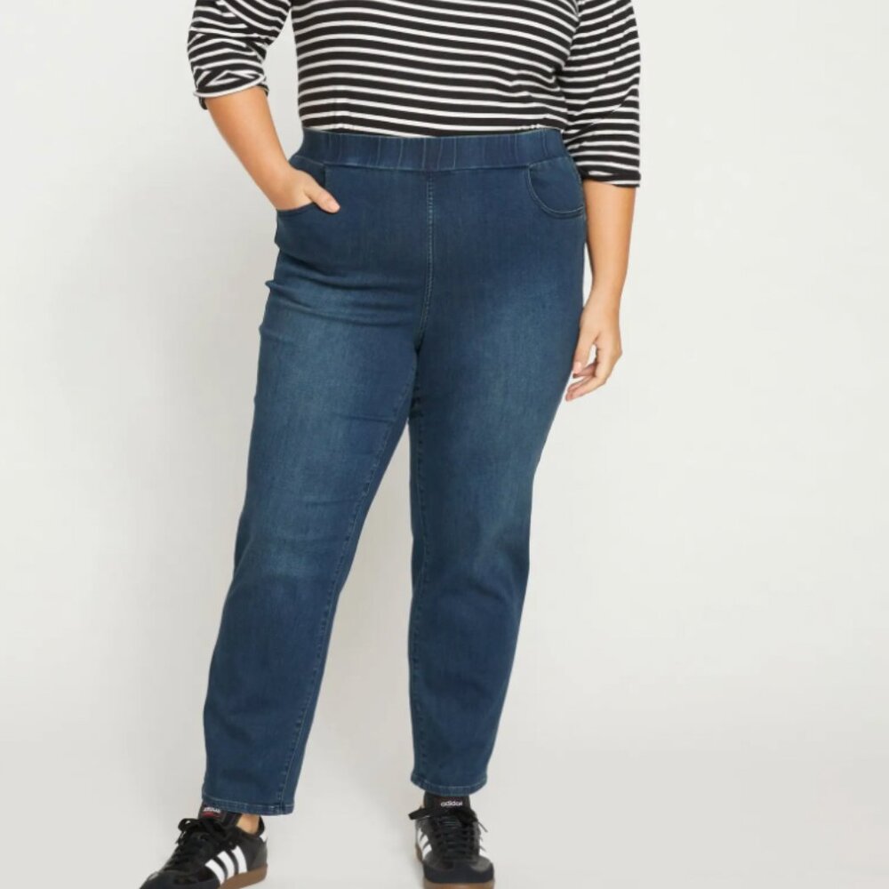 NWT ComfortDenim (Jeggings)